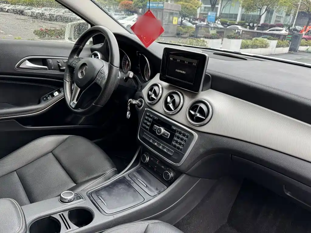 Mercedes GLA 2015 200 Fashion Edition купить на сайте DeffCars