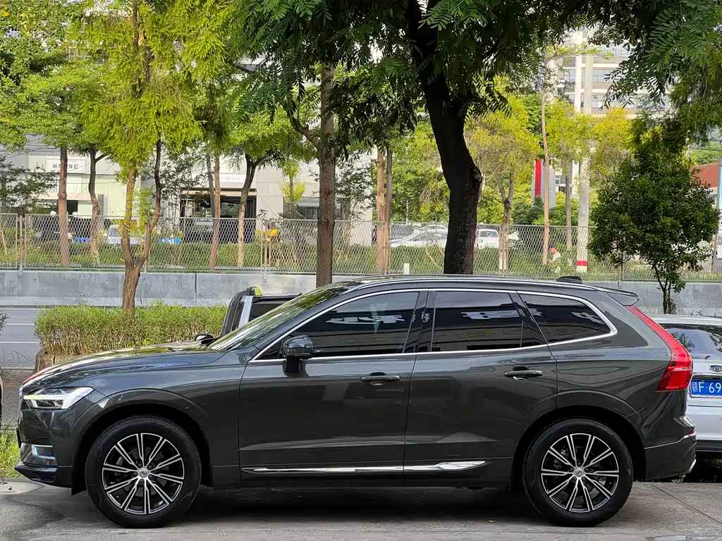 Volvo XC60 2020 T5 four-wheel drive Zhiyuan Deluxe Edition купить на сайте DeffCars