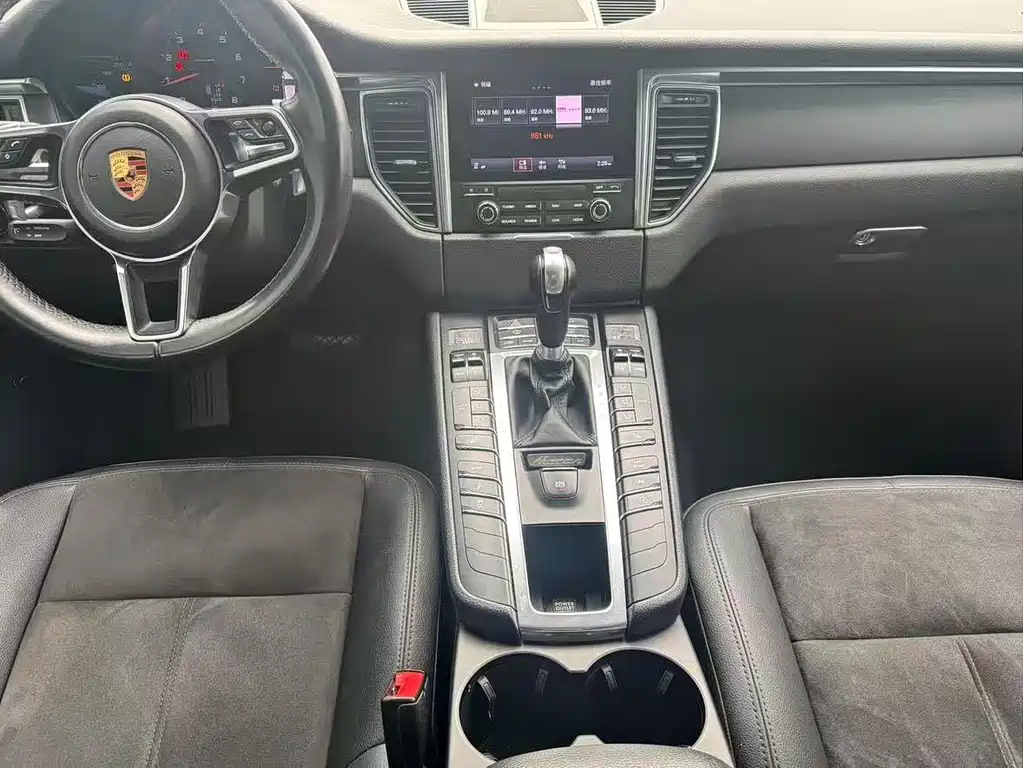 Macan 2017 Macan 2.0T купить на сайте DeffCars