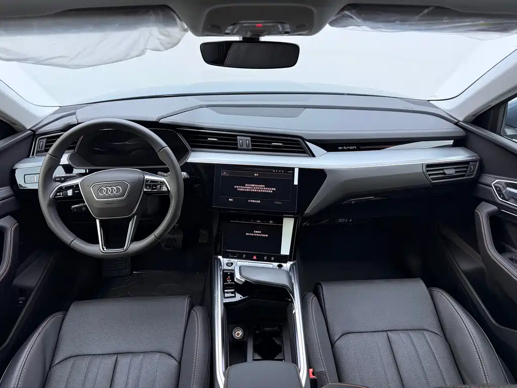 Audi e-tron 2021 50 quattro luxury model купить на сайте DeffCars