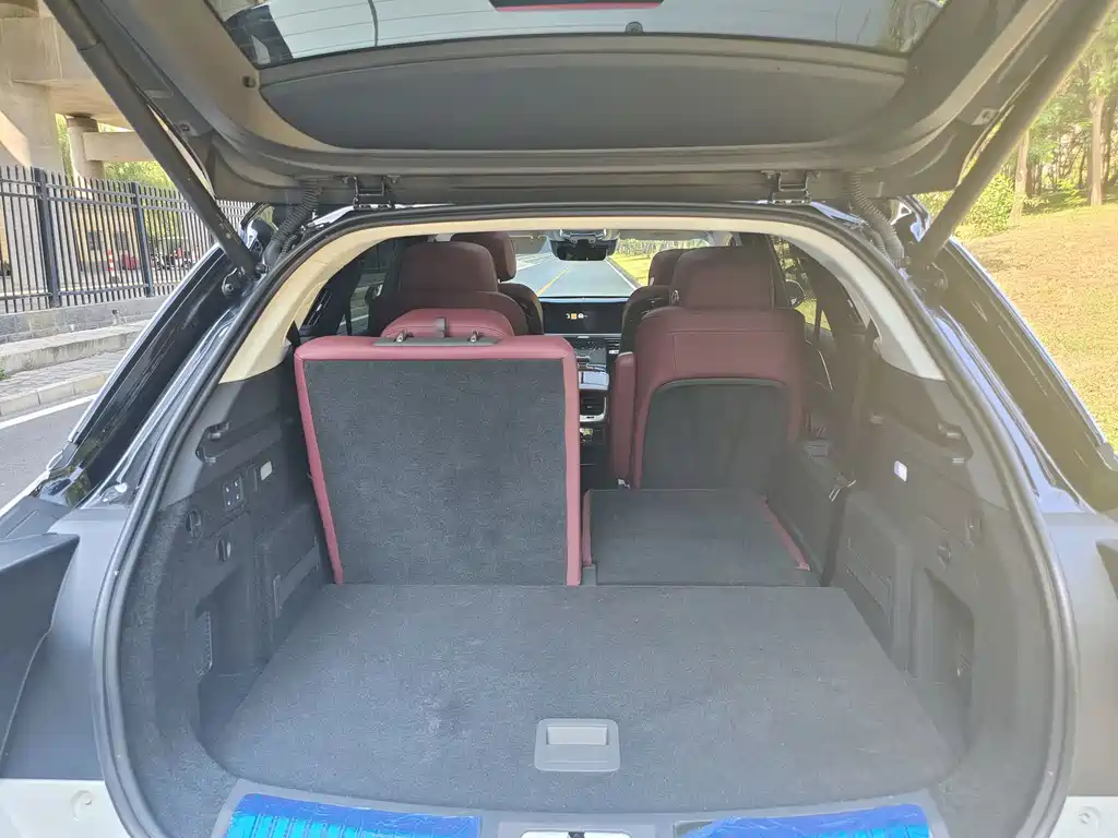 Hongqi E-HS9 2022 model 690km flagship version six seats купить на сайте DeffCars