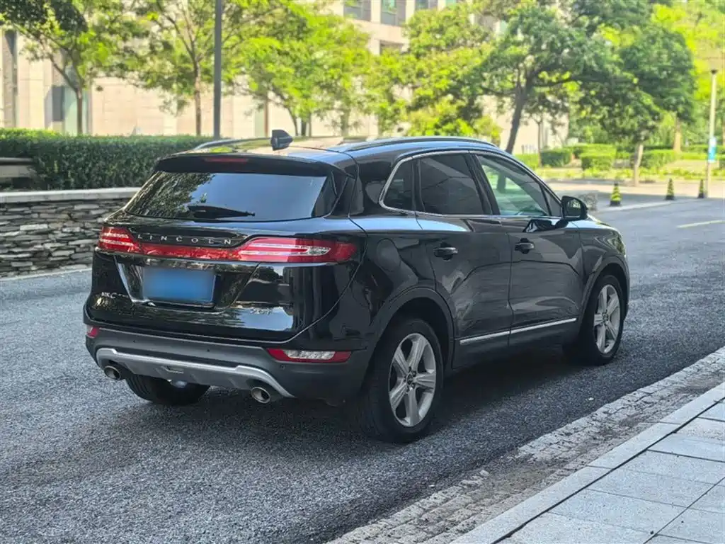 Lincoln MKC 2017 2.0T 2WD Exclusive Edition купить на сайте DeffCars