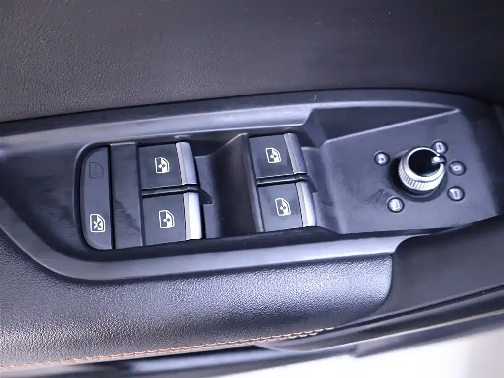 Audi Q5L 2018 40 TFSI enjoys fashionable style, National VI купить на сайте DeffCars