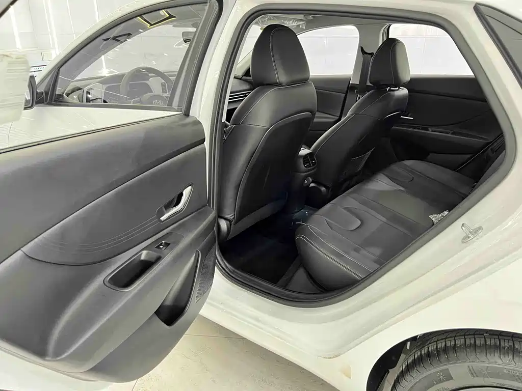Elantra 2023 1.5L CVT GLS Leading Edition купить на сайте DeffCars