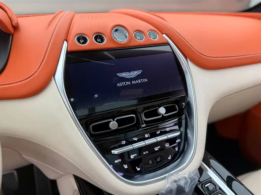 Aston Martin DBX 2020 4.0T V8 купить на сайте DeffCars