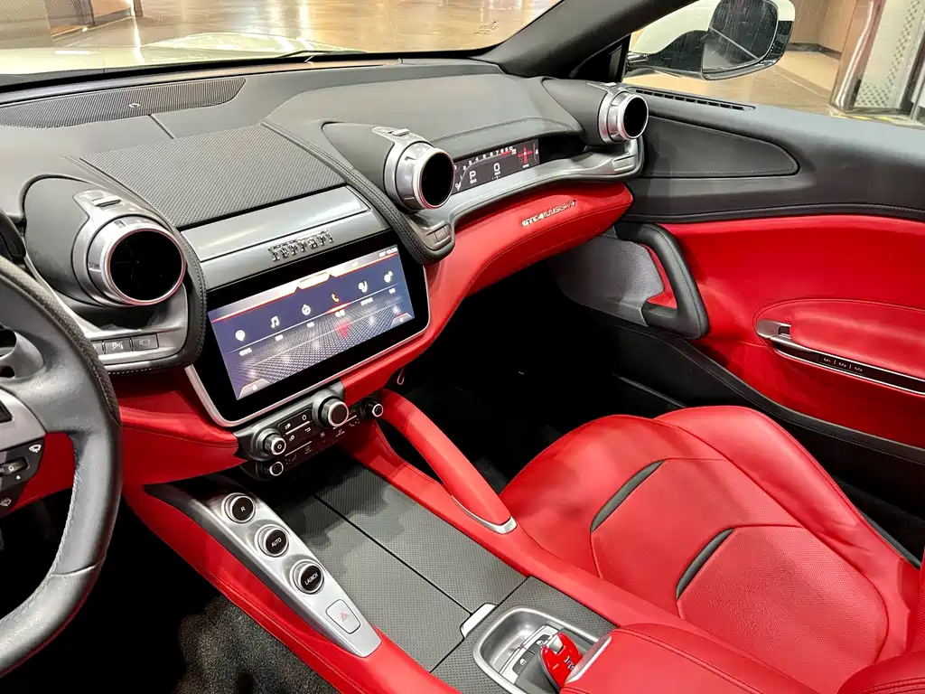 GTC4Lusso 2017 3.9T V8 купить на сайте DeffCars