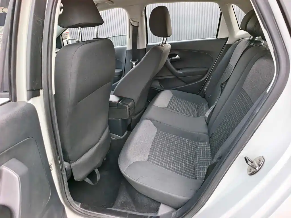 Polo 2016 1.6L automatic comfort model купить на сайте DeffCars