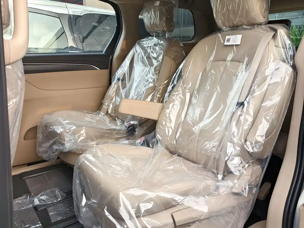 Buick GL8 2025 Land Business Class First Edition купить на сайте DeffCars
