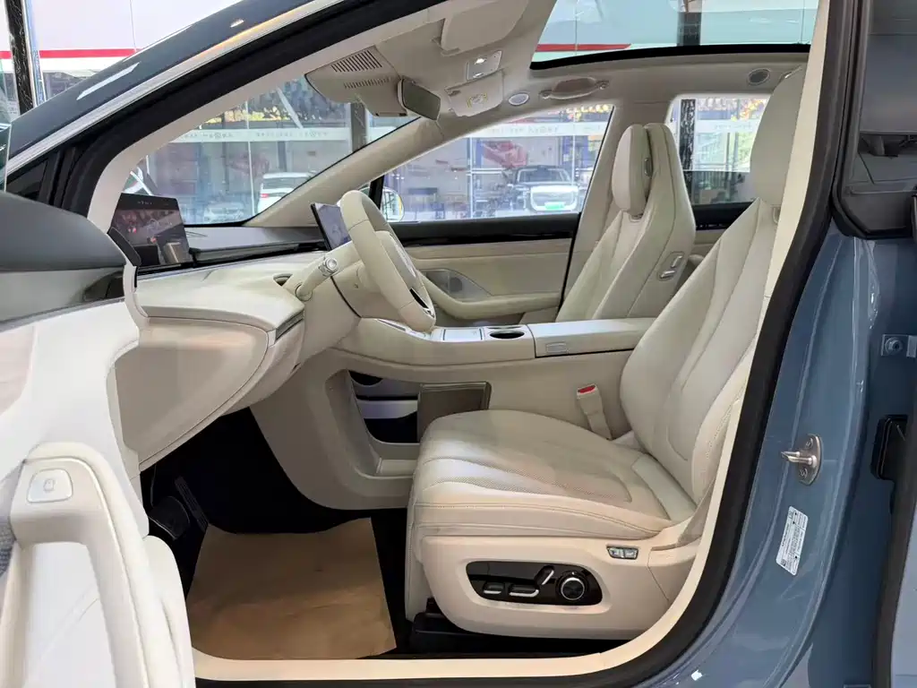 Zhijie R7 2026 Pure Electric Max+ купить на сайте DeffCars