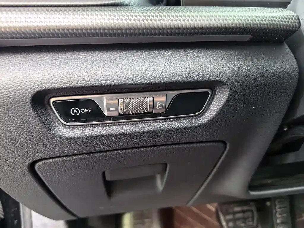 Hongqi H5 2023 2.0T Automatic Intelligent Connected Flag Edition купить на сайте DeffCars