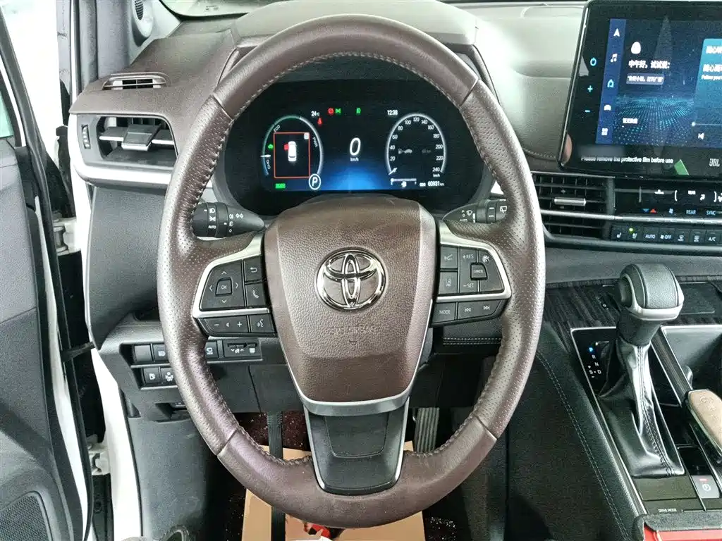 SIENNA 2021 2.5L Hybrid Platinum Edition купить на сайте DeffCars