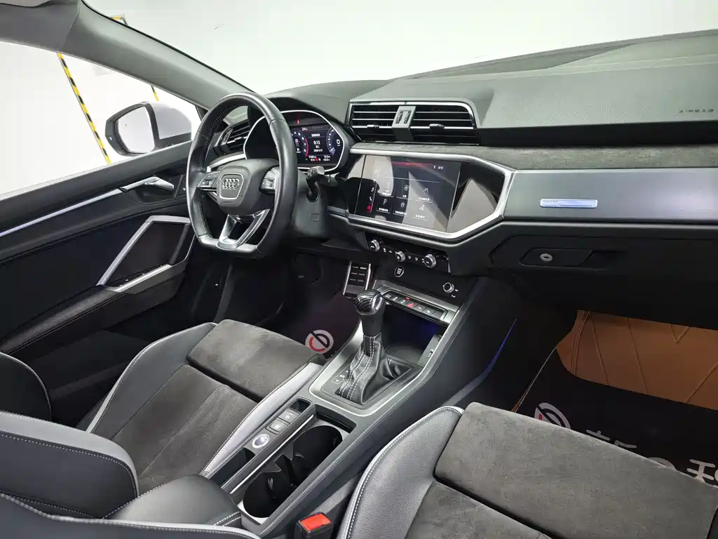 Audi Q3 2021 40 TFSI Fashionable and Dynamic купить на сайте DeffCars