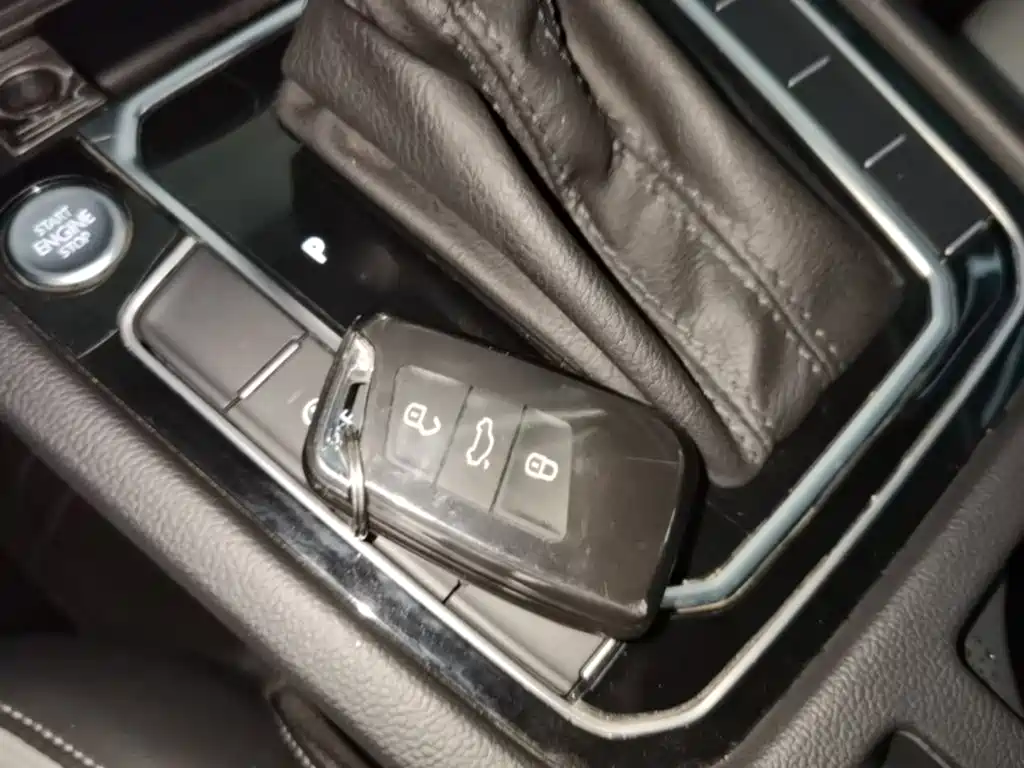 MAGOTAN 2023款 200万辆纪念版 330TSI DSG领先型 купить на сайте DeffCars