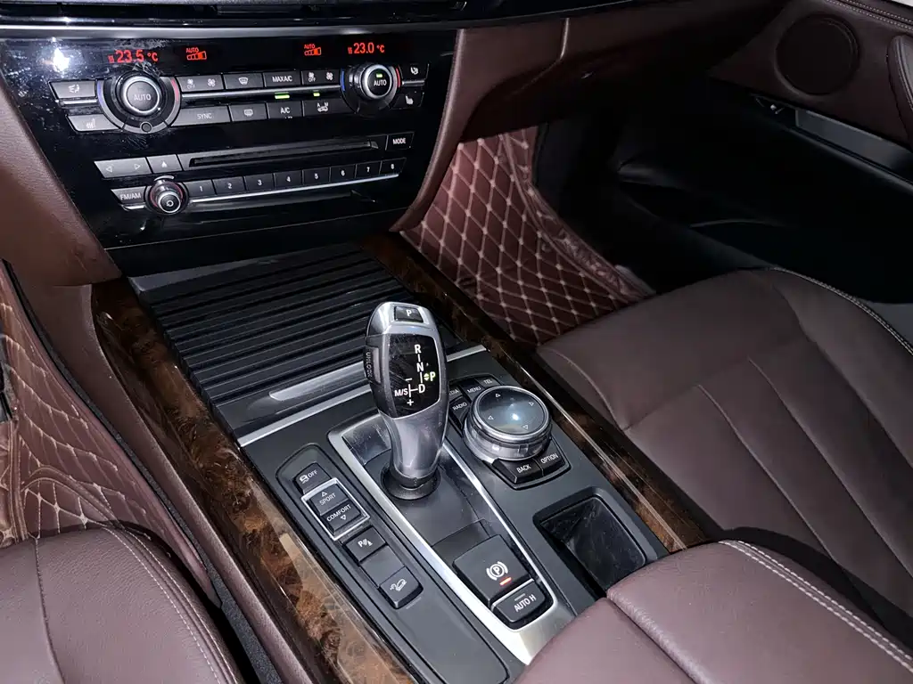 BMW X5 (импорт) 2014 xDrive35i Leading купить на сайте DeffCars