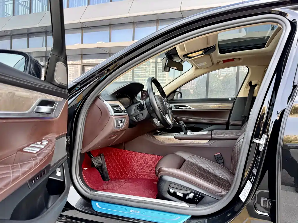 BMW 7 Series 2019 740Li Leading Luxury Package купить на сайте DeffCars