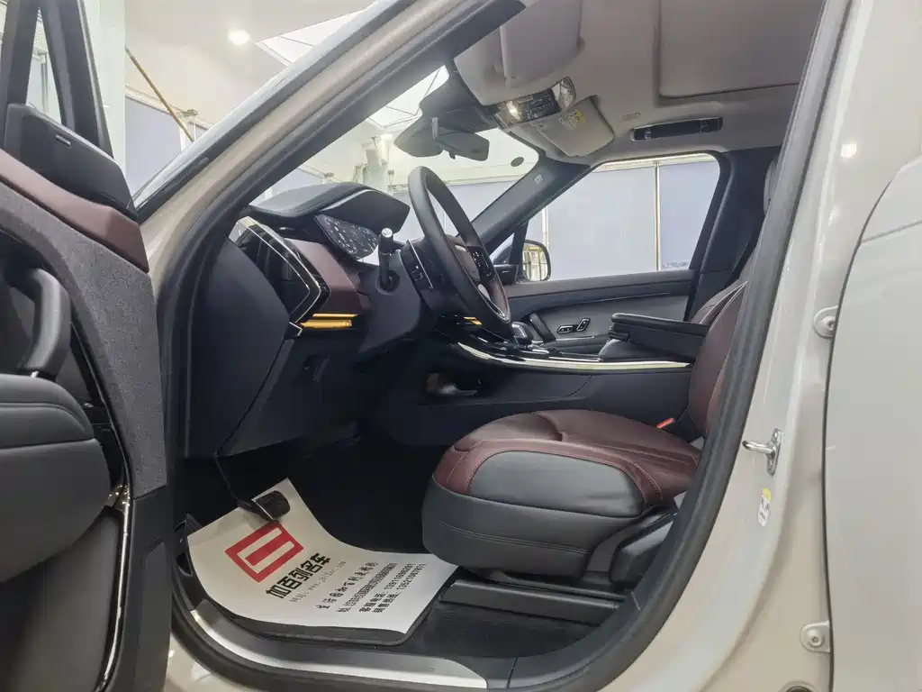 Range Rover Sport 2024 400PS Dynamic SE купить на сайте DeffCars