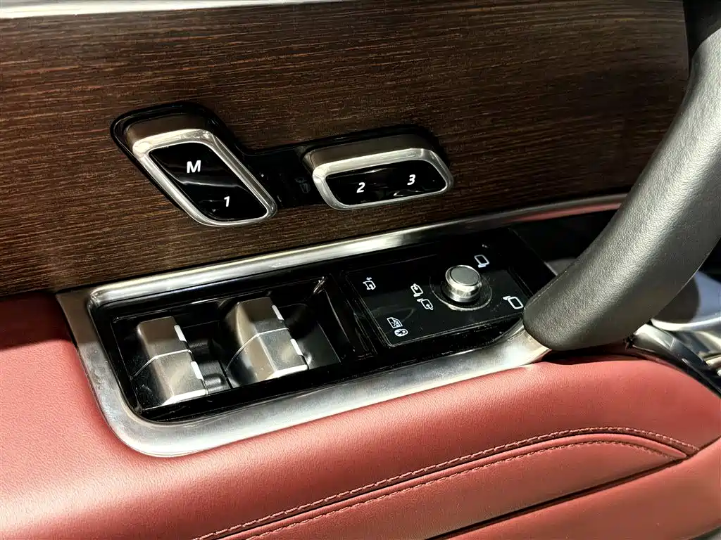 Range Rover 2025 3.0 L6 400PS Genesis Extended Edition купить на сайте DeffCars