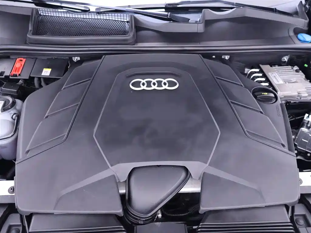 Audi Q8 2023 55 TFSI luxury and dynamic model купить на сайте DeffCars