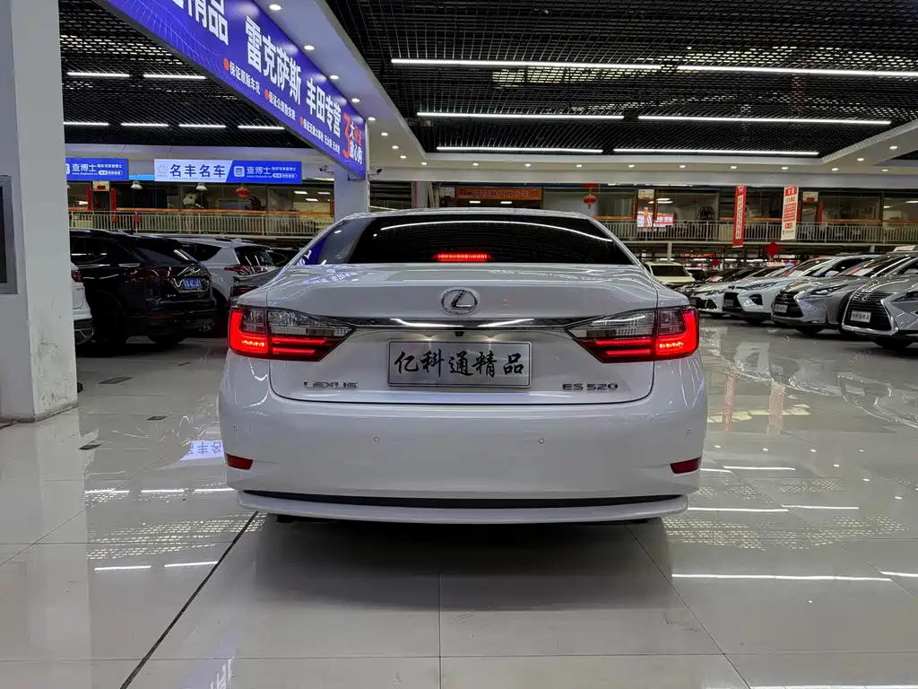 Lexus ES 2015 250 Elegant Edition купить на сайте DeffCars