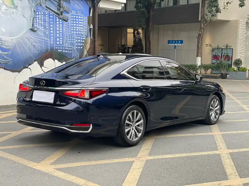 Lexus ES 2018 200 Excellence Edition National V купить на сайте DeffCars