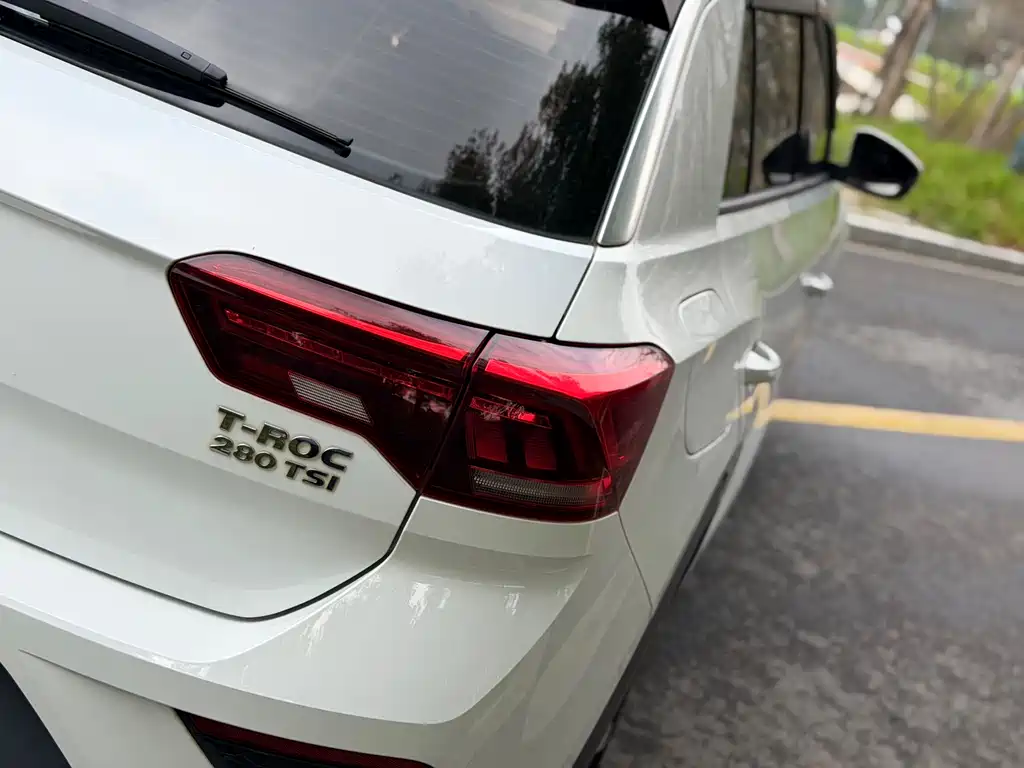T-ROC 2018 280TSI DSG two-wheel drive comfort model National V купить на сайте DeffCars