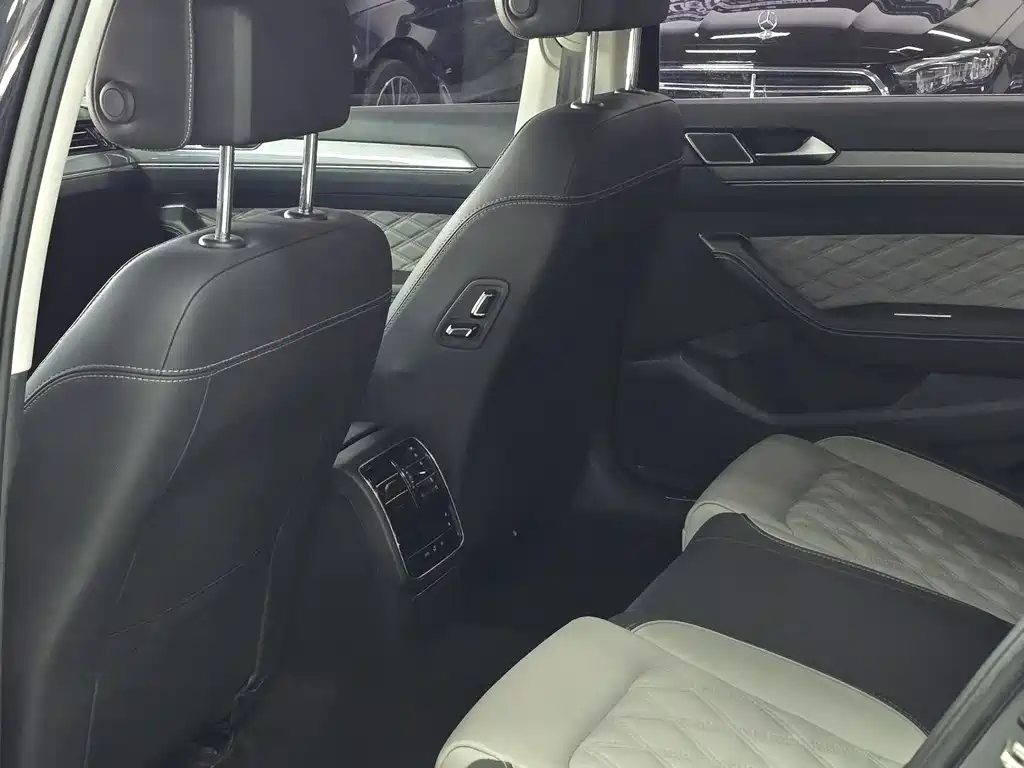 Magotan 2023 2 million commemorative edition 330TSI DSG leading model купить на сайте DeffCars