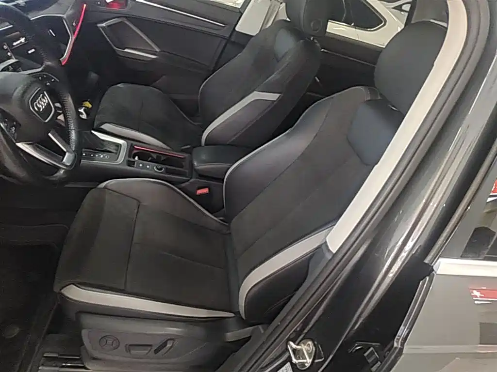 Audi Q3 2021 35 TFSI aggressive and dynamic купить на сайте DeffCars