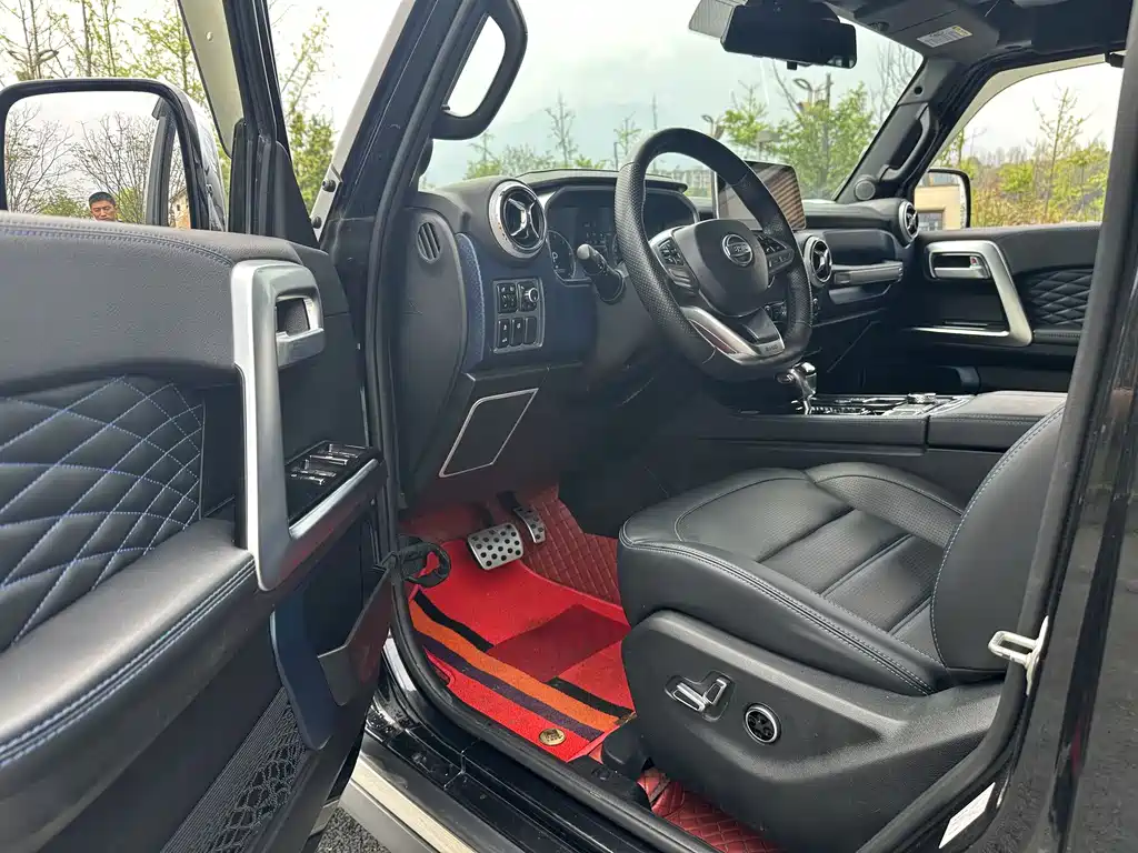 Beijing Off-Road BJ40 2019 PLUS 2.3T Automatic Four-wheel Drive Exclusive Edition National VI купить на сайте DeffCars