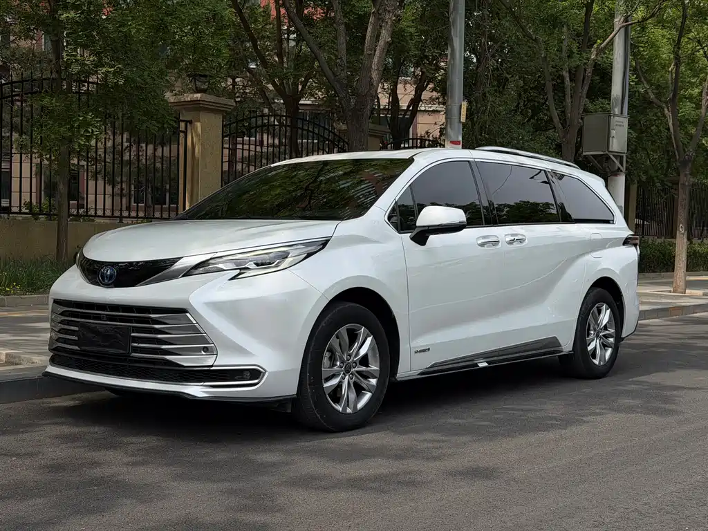 SIENNA 2021 2.5L Hybrid Platinum Edition купить на сайте DeffCars