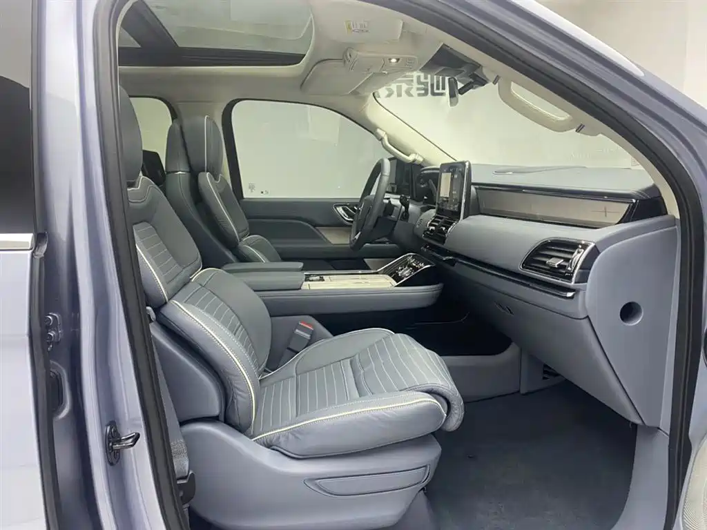 Navigator 2020 3.5T President Series купить на сайте DeffCars