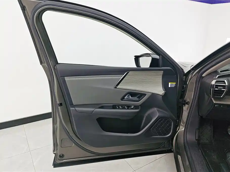 Versailles C5 купить на сайте DeffCars