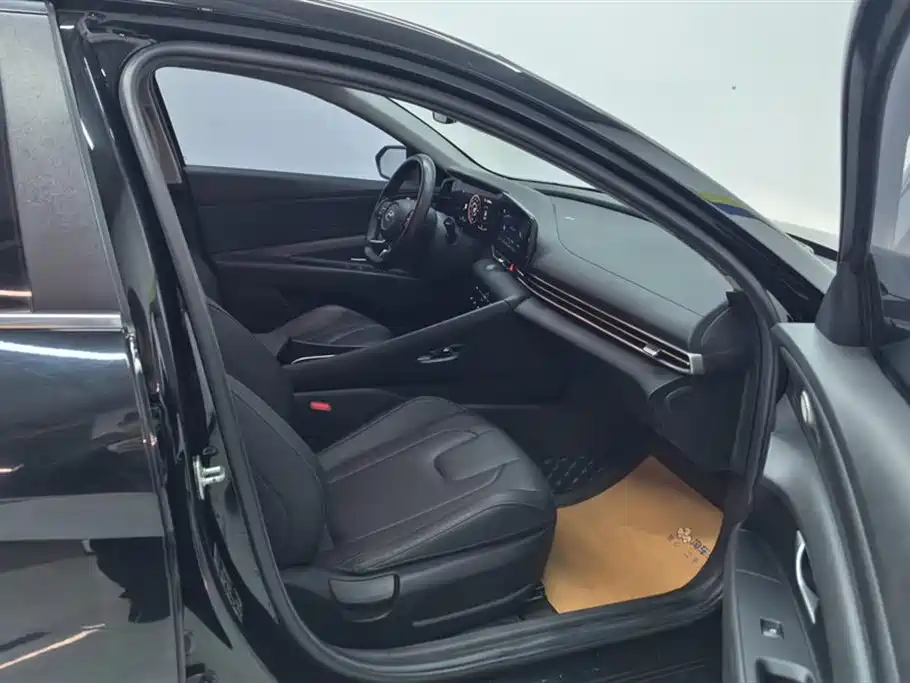 Elantra 2021 1.5L CVT LUX Premium Edition купить на сайте DeffCars