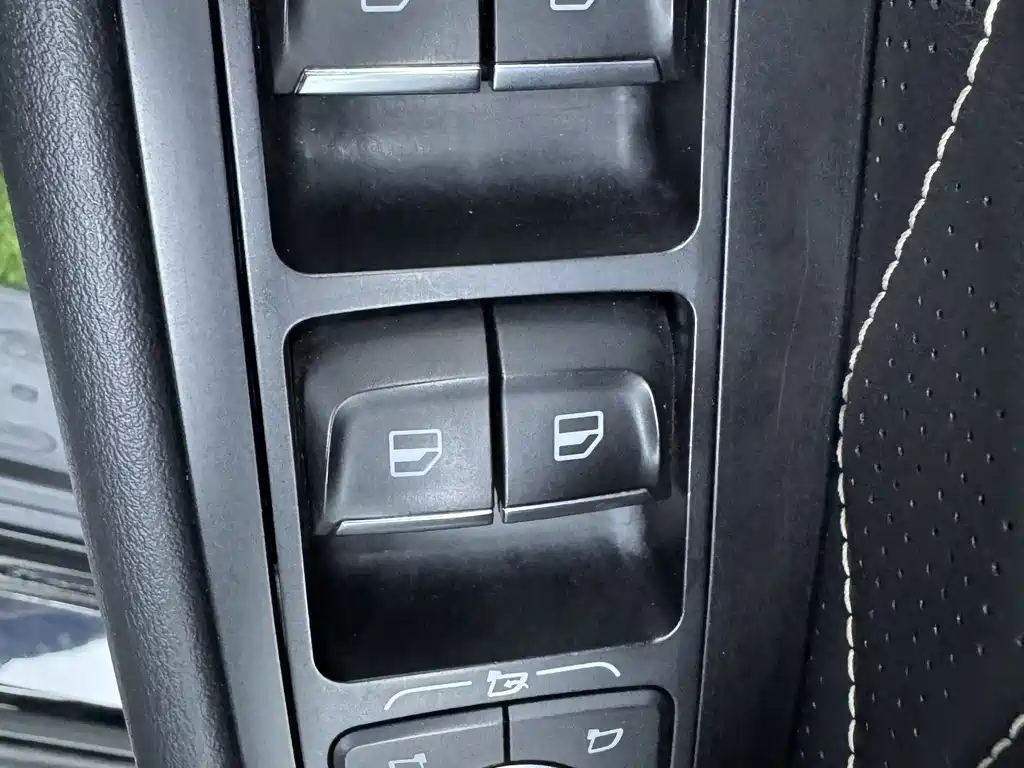 Tank 300 2021 Off-Road Version 2.0T Conqueror купить на сайте DeffCars