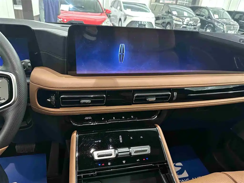 Aviator 2024 3.0T V6 four-wheel drive Presidential Edition six seats купить на сайте DeffCars