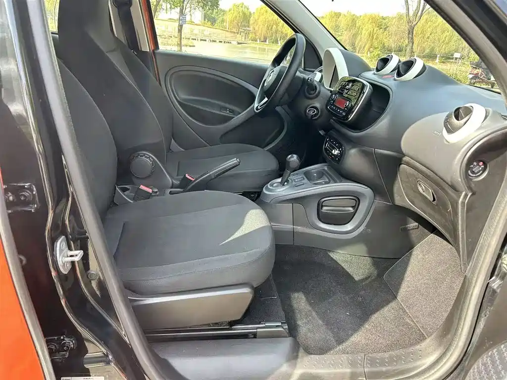 smart forfour 2016 1.0L 52kW smart version купить на сайте DeffCars