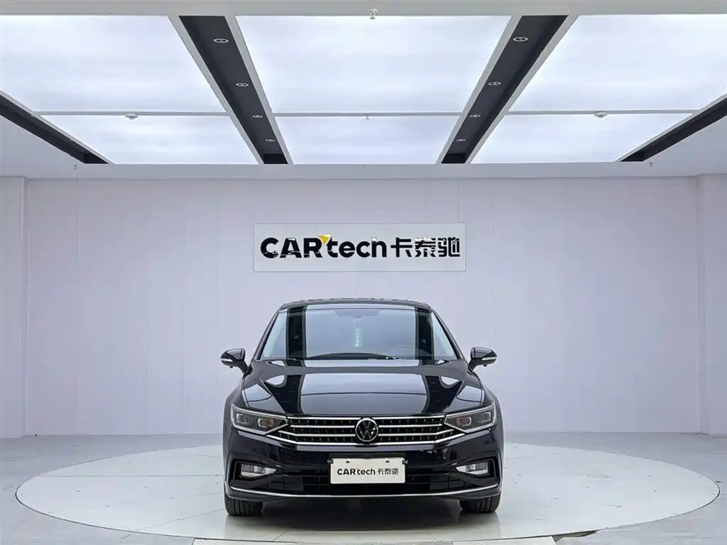 Magotan 2023 2 million commemorative edition 330TSI DSG leading model купить на сайте DeffCars