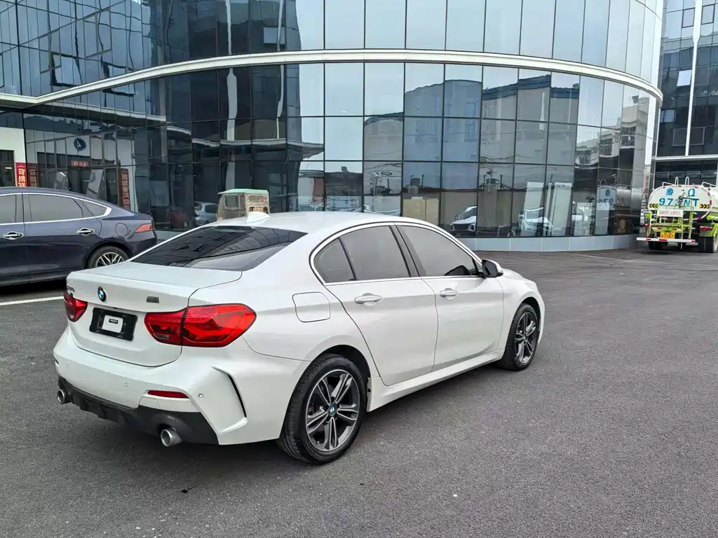 BMW 1 Series 2021 facelift 120i M sports version купить на сайте DeffCars