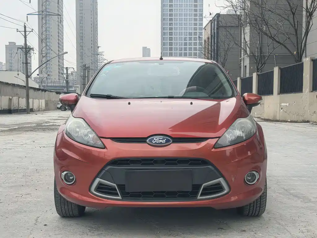 Carnival 2010 Hatchback 1.5L Automatic Fashion Limited Edition купить на сайте DeffCars