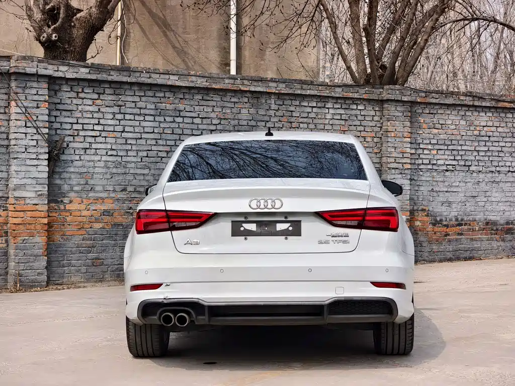 Audi A3 2019 Limousine 35 TFSI Fashion Type National V купить на сайте DeffCars