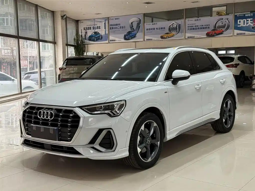 Audi Q3 2022 35 TFSI Fashionable and Dynamic купить на сайте DeffCars