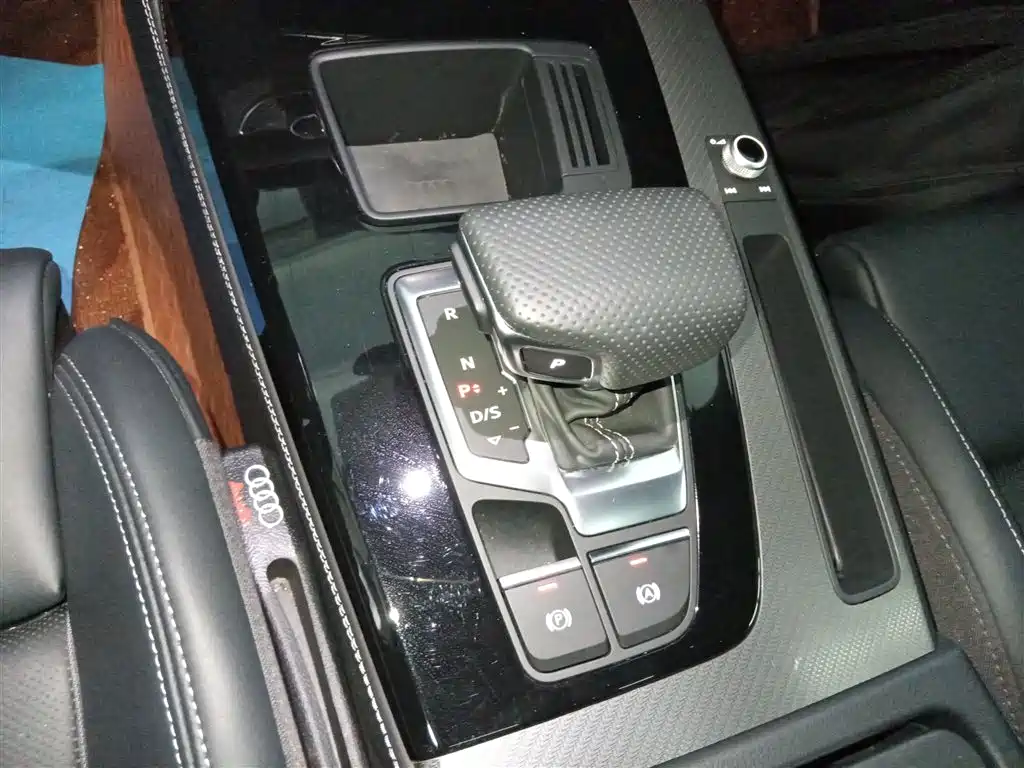 Audi Q5L 2024 40 TFSI Fashionable and Dynamic купить на сайте DeffCars