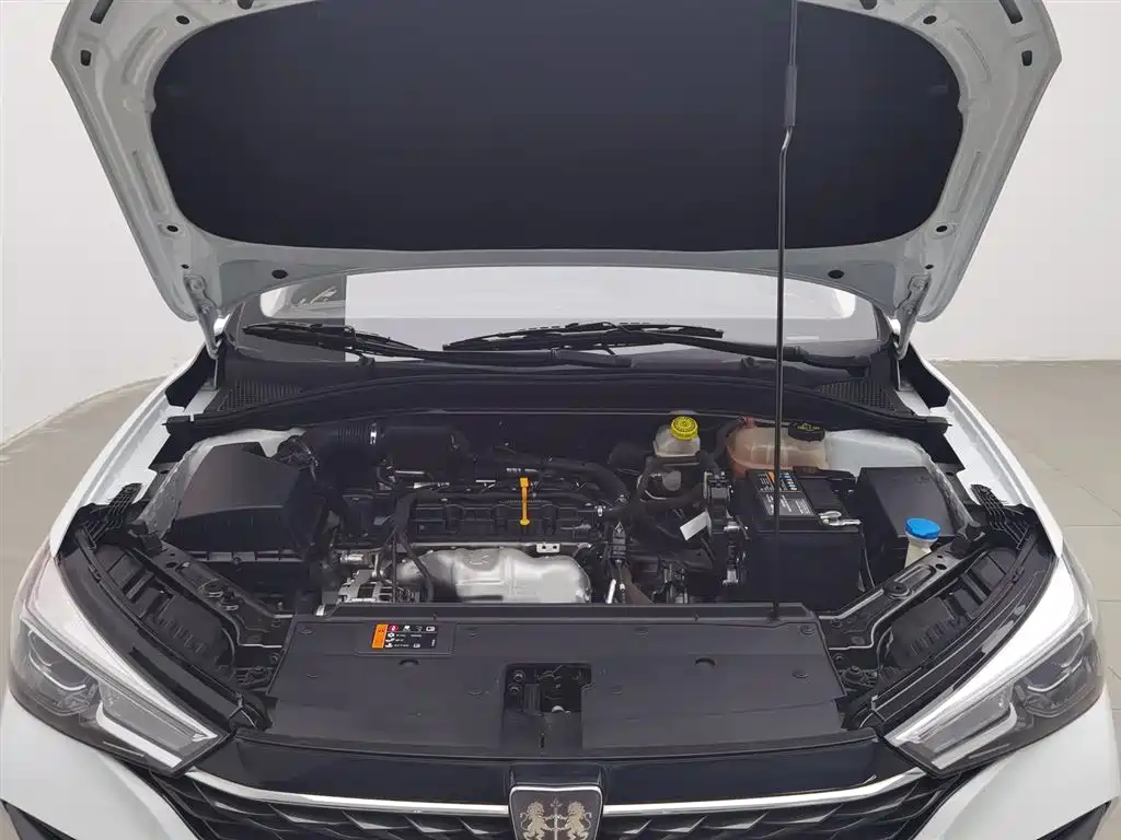 Roewe i5 2021 1.5L manual platinum version купить на сайте DeffCars