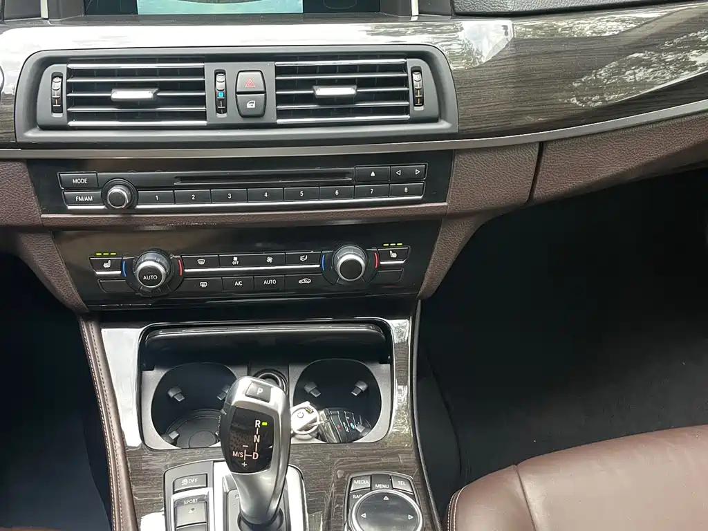 BMW 5 Series 2014 525Li Luxury Design Package купить на сайте DeffCars