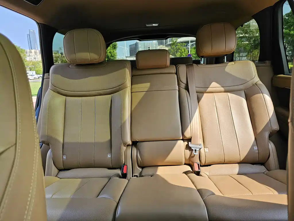 Range Rover 2023 3.0 L6 400PS Seven-seater Extended Edition купить на сайте DeffCars