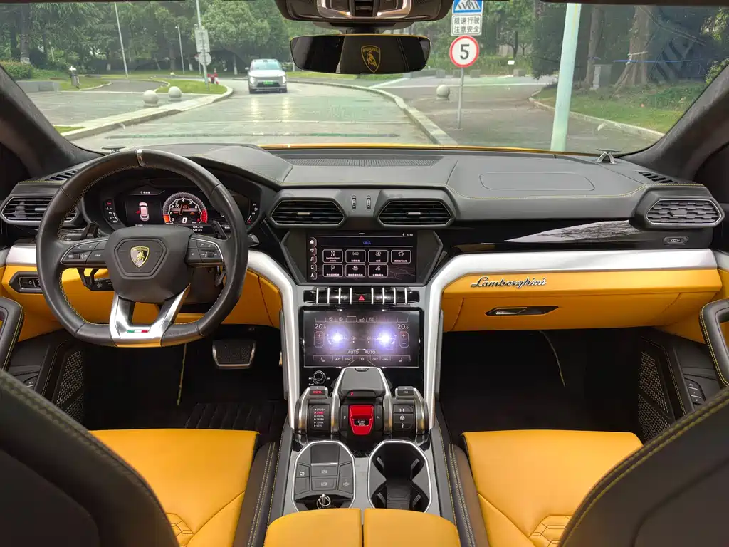 Urus 2018 4.0T V8 купить на сайте DeffCars