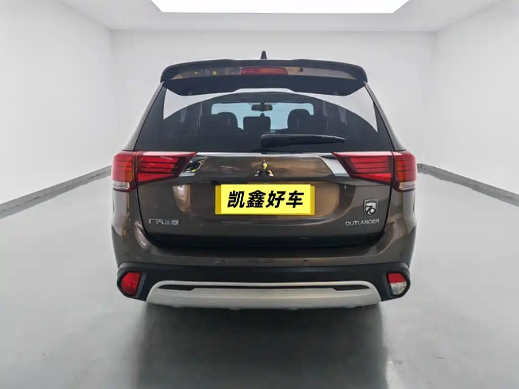 Outlander 2020 2.0L 2WD Enjoy Edition 5 seats купить на сайте DeffCars
