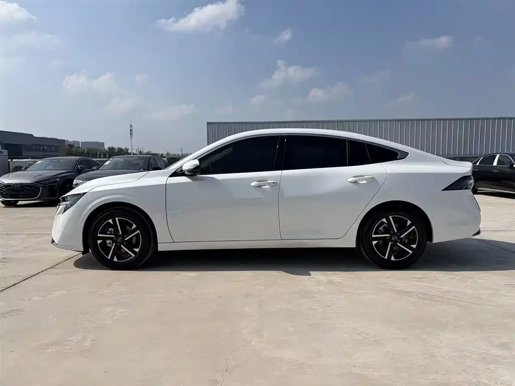 Sylphy 2026 1.6L CVT flagship version купить на сайте DeffCars