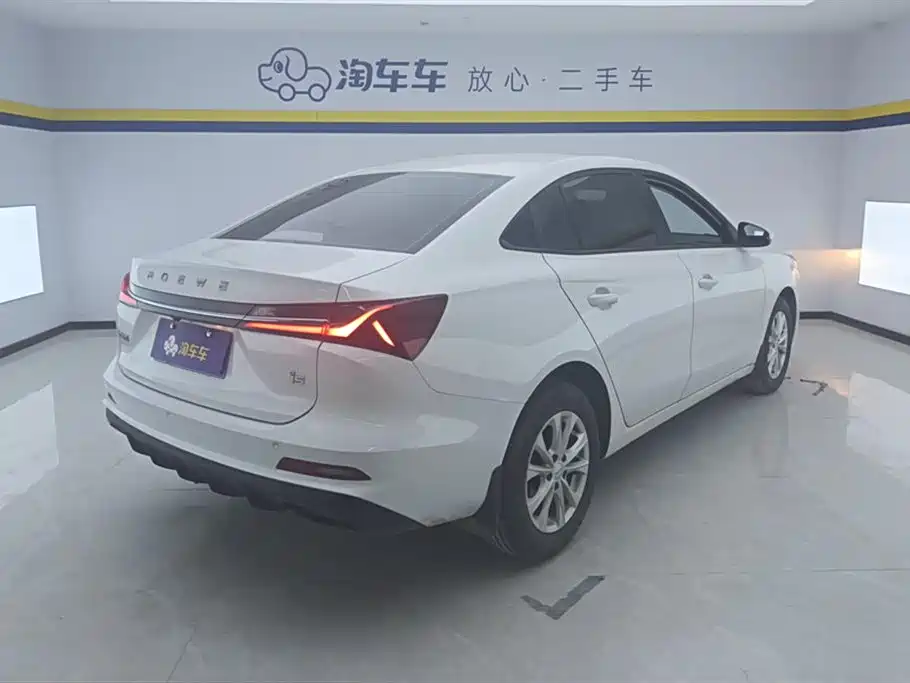 Roewe i5 2026 1.5L Manual Comfort Edition купить на сайте DeffCars