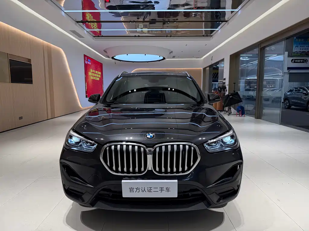 BMW X1 2022 sDrive25Li Leading Model купить на сайте DeffCars