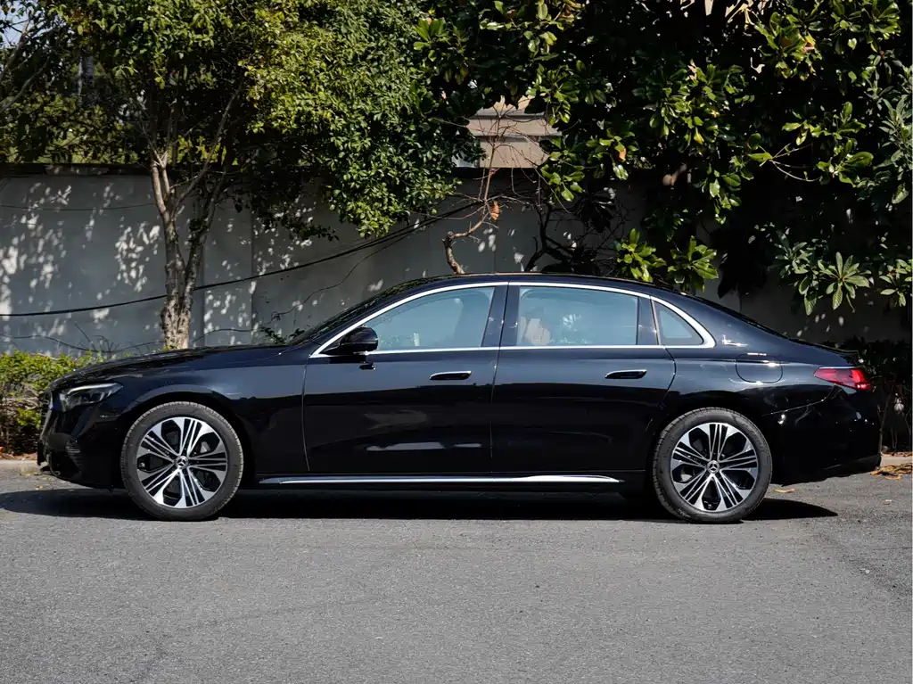 Mercedes-Benz E-Class New Energy 2024 E 350 e L plug-in hybrid sedan купить на сайте DeffCars